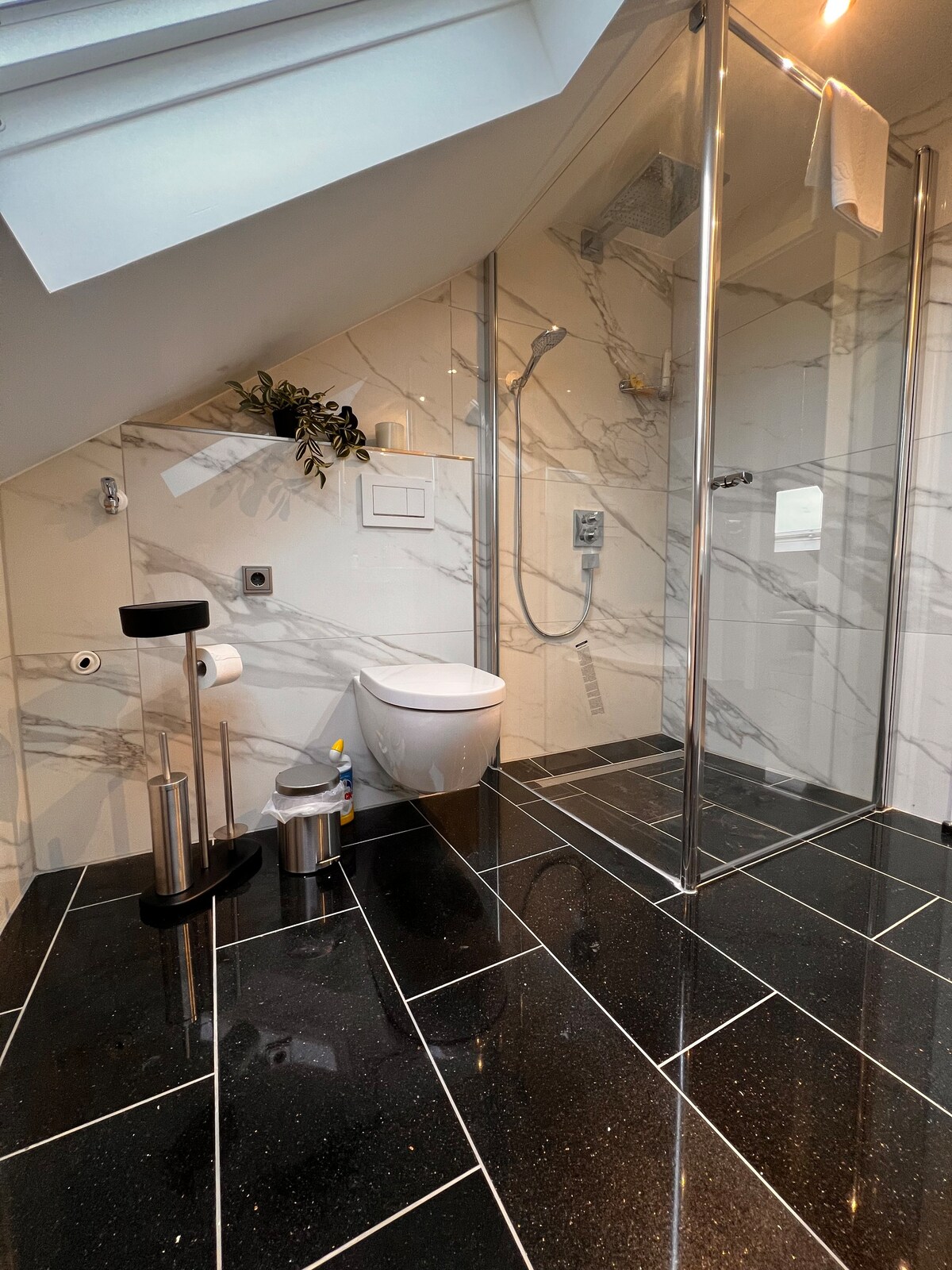 1114f246-0be8-4325-b04d-063bfce14028