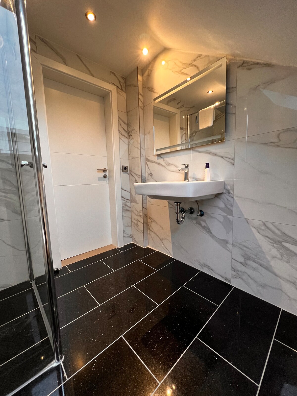 7aa98d7e-26c6-4f45-ad09-fce7862492d8