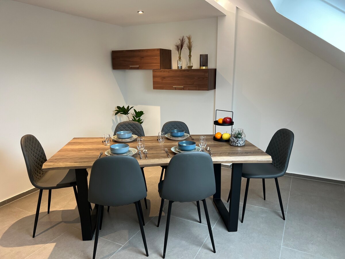 b7d107f3-0df8-4dc7-aa15-6b7dd7a359fb